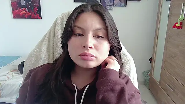 Snapshot of yessica_gomez01 chatting on May 7, 2026, 7:52 pm yessica gomez01 online show from May 7, 2026, 7:52 pm