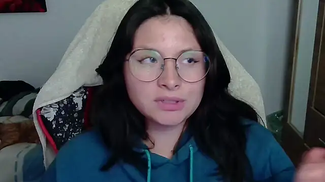 Snapshot of yessica_gomez01 chatting on May 19, 2026, 1:56 am yessica gomez01 online show from May 19, 2026, 1:56 am