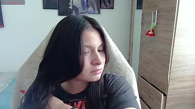 Snapshot of yessica_gomez01 chatting on June 2, 2026, 8:44 pm yessica gomez01 online show from June 2, 2026, 8:44 pm