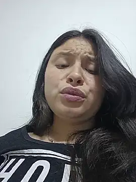 Snapshot of yessica_gomez01 chatting on July 2, 2026, 3:23 am yessica gomez01 online show from July 2, 2026, 3:23 am