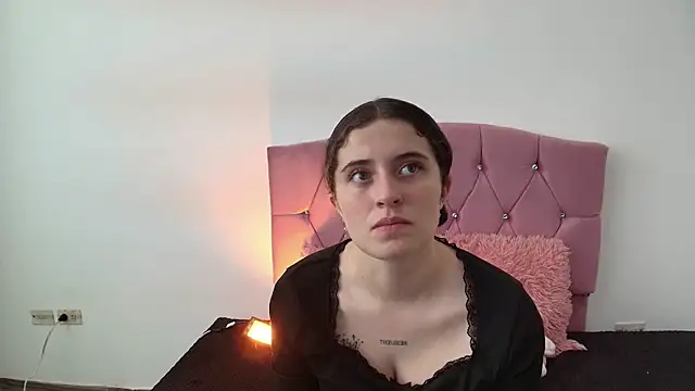 Snapshot of Cherry_Boomxx chatting on February 27, 2026, 6:08 pm Cherry Boomxx online show from February 27, 2026, 6:08 pm