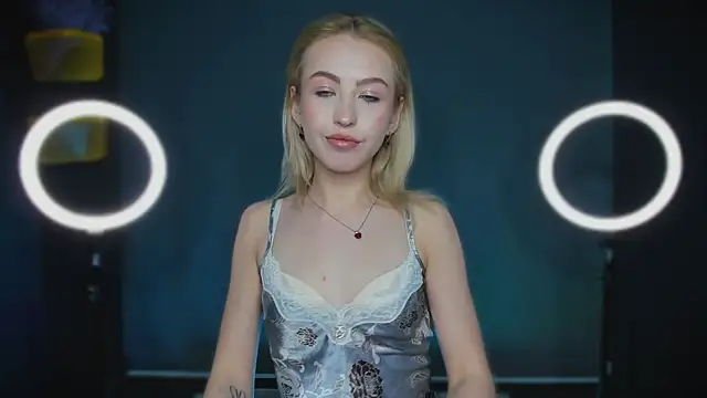 Moon Silk online show from January 13, 2026, 7:24 am