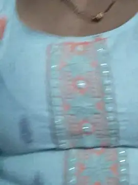 Snapshot of Zaara101 chatting on March 18, 2026, 12:41 pm Zaara101 online show from March 18, 2026, 12:41 pm