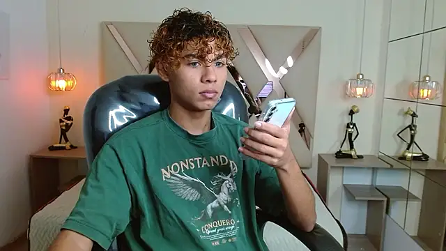 Anyelo Twink online show from March 25, 2026, 4:40 am