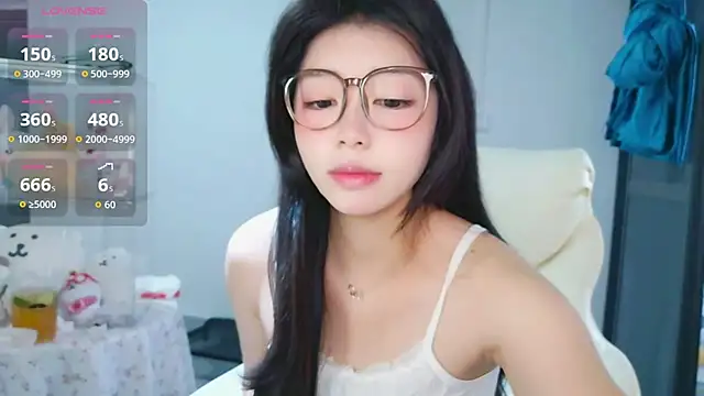 -XiaoYu-777 online show from April 20, 2026, 8:17 am