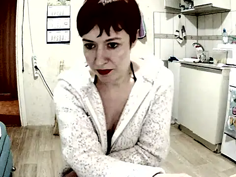 Fruittellalove online show from February 2, 2026, 1:10 pm