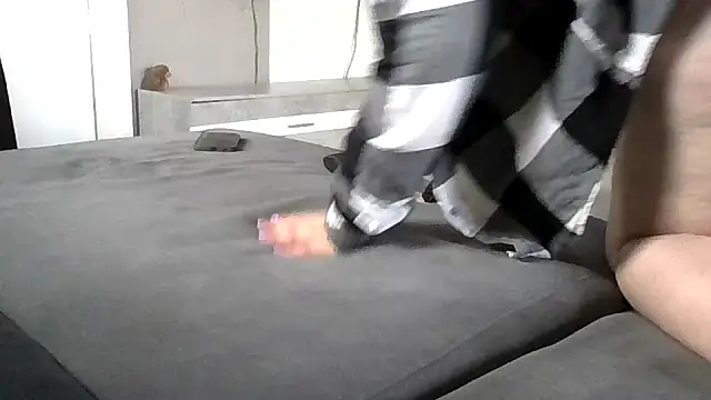 MinchenBienchen98 online show from April 20, 2026, 9:56 am