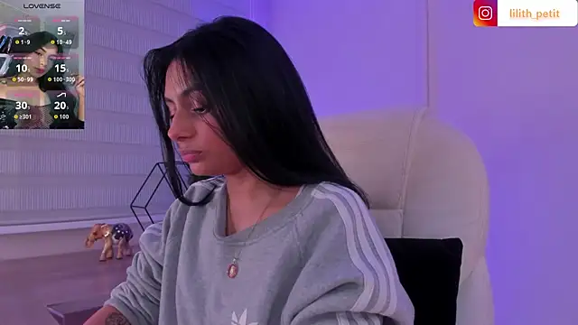 lilith petit  online show from April 18, 2026, 1:15 pm