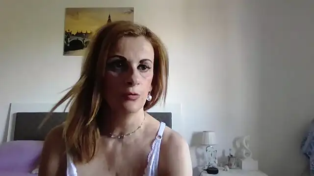 Snapshot of Clara1986 chatting on June 9, 2026, 2:28 pm Clara1986 online show from June 9, 2026, 2:28 pm