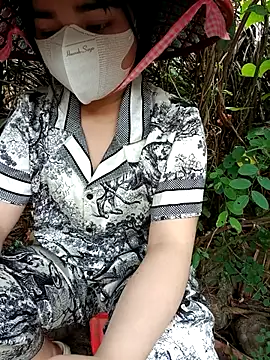 Snapshot of EnzxMoon02 chatting on January 13, 2026, 4:29 am EnzxMoon02 online show from January 13, 2026, 4:29 am