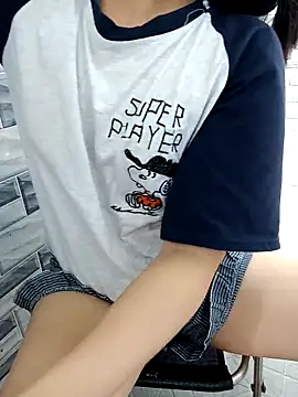 EnzxMoon02 online show from April 12, 2026, 4:50 am