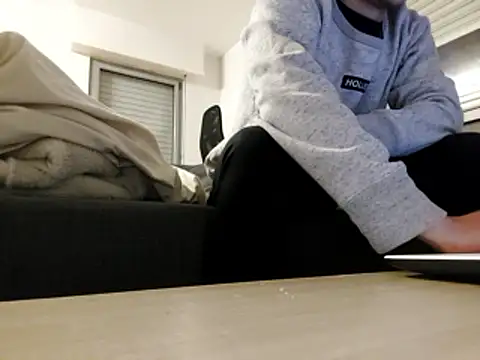 paoloandluna7 online show from January 11, 2026, 8:25 pm