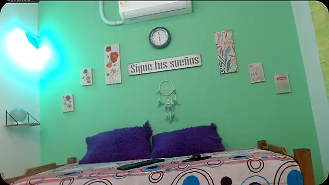 lucerodelamanana343 online show from April 15, 2026, 6:48 pm