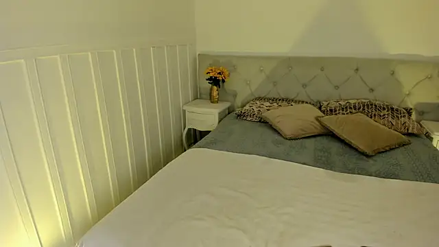 Little Lexyy online show from April 19, 2026, 5:18 am