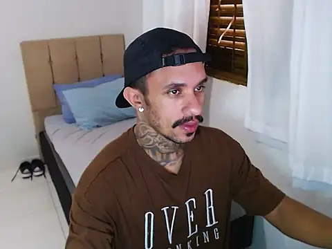 Snapshot of lipegonzalezz chatting on February 11, 2026, 11:48 am lipegonzalezz online show from February 11, 2026, 11:48 am