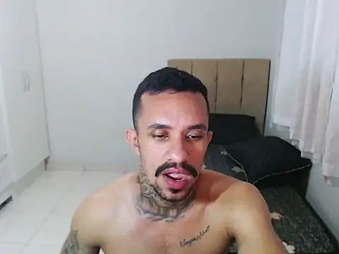 Snapshot of lipegonzalezz chatting on February 18, 2026, 1:07 pm lipegonzalezz online show from February 18, 2026, 1:07 pm