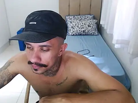 Snapshot of lipegonzalezz chatting on February 24, 2026, 5:44 pm lipegonzalezz online show from February 24, 2026, 5:44 pm