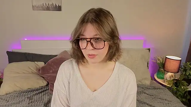 Snapshot of Next2Marie chatting on June 3, 2026, 5:54 am Next2Marie online show from June 3, 2026, 5:54 am