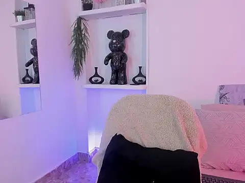 EmmaJohansonn online show from January 15, 2026, 11:52 pm