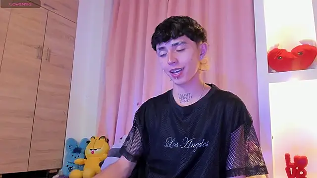 Maiky Cooper01 online show from April 26, 2026, 11:57 pm