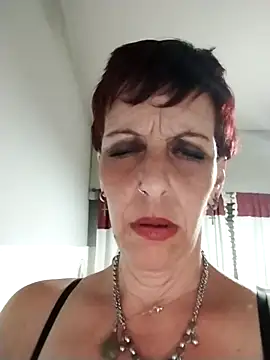 Juguetonafogosa5 online show from February 11, 2026, 12:04 am