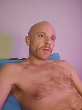Snapshot of FrankieFuckMe chatting on June 3, 2026, 6:02 pm FrankieFuckMe online show from June 3, 2026, 6:02 pm