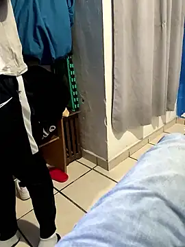 melanie090909 online show from January 11, 2026, 3:33 am