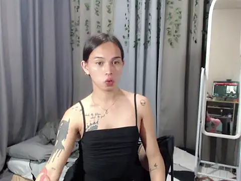 LOVELYMAYUMIE online show from February 2, 2025, 11:08 am