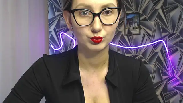 NikkiKiss    online show from May 26, 2026, 1:23 am