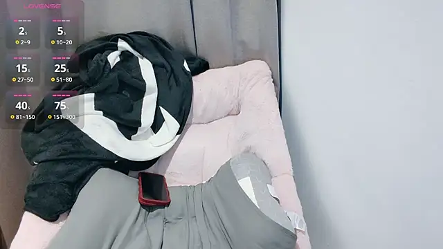 Mia-zhan online show from February 26, 2026, 12:09 am