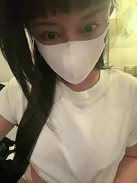 Mia-zhan online show from May 22, 2026, 9:09 pm
