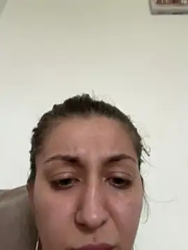 dalia0710 online show from April 21, 2026, 12:33 pm