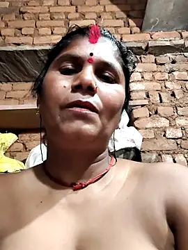 Hot di97 online show from February 12, 2026, 7:47 am