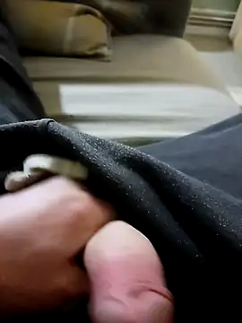 Hertsguy1984 online show from February 1, 2026, 12:31 am