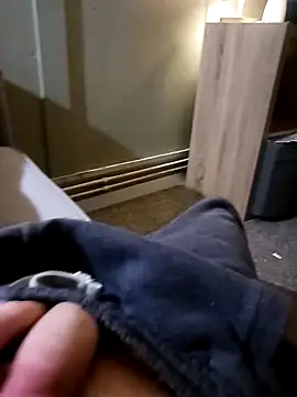 Hertsguy1984 online show from April 13, 2026, 11:21 pm