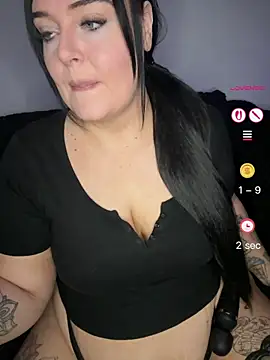 Snapshot of Miss_CurvesXXX chatting on May 3, 2026, 9:10 pm Miss CurvesXXX online show from May 3, 2026, 9:10 pm