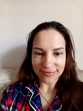 Snapshot of She-Moon chatting on April 28, 2026, 6:29 am She-Moon online show from April 28, 2026, 6:29 am