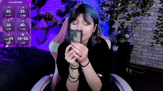 Ashley Veil online show from March 2, 2026, 9:10 pm