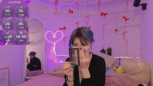 Ashley Veil online show from March 16, 2026, 8:35 pm