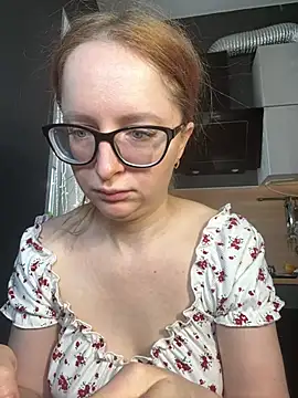 coy girl  online show from February 19, 2026, 11:06 am