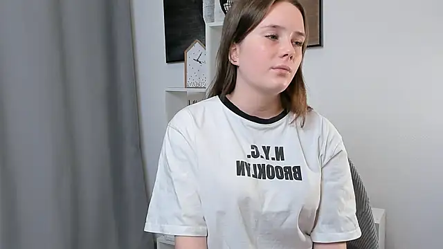 Snapshot of GenevieNyreen chatting on January 12, 2026, 11:26 am GenevieNyreen online show from January 12, 2026, 11:26 am