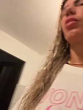 Missolevelvet online show from April 8, 2026, 7:36 pm