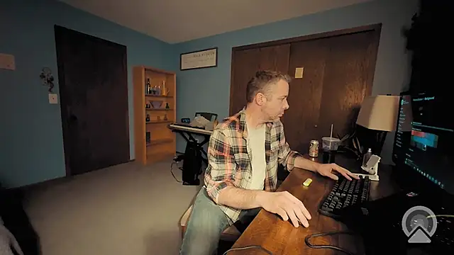 chrisw8140 online show from June 21, 2026, 4:26 am
