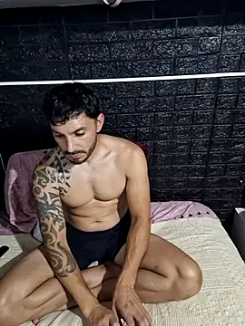 tincho17212 online show from January 18, 2026, 12:14 am