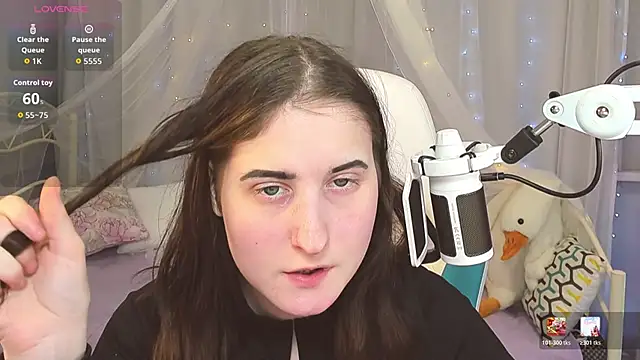 Snapshot of KiraDuvall chatting on January 14, 2026, 6:13 pm KiraDuvall online show from January 14, 2026, 6:13 pm