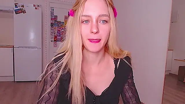 sailormoon666  online show from February 9, 2026, 3:32 am