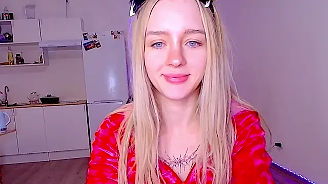 sailormoon666  online show from February 18, 2026, 2:18 am