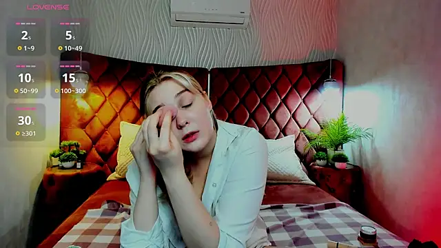 SusanBev online show from February 13, 2026, 2:02 pm