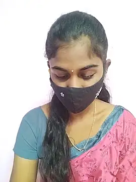 Snapshot of Tamil_Hot_RoyalQueen chatting on March 1, 2026, 4:58 am Tamil Hot RoyalQueen online show from March 1, 2026, 4:58 am