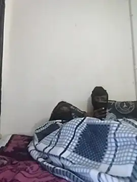 FINEBABYWOLF online show from April 24, 2026, 1:13 pm